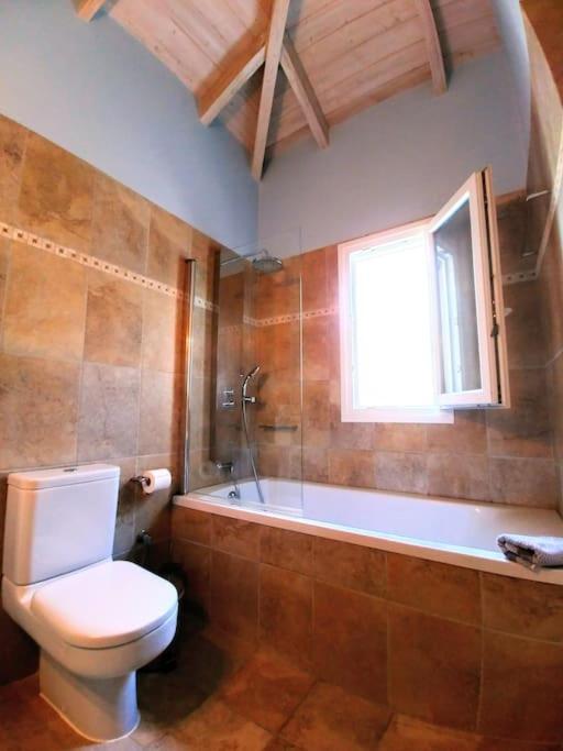 Villa *Drosia*/5' From Town & Sea/Mountain View Frínion Екстериор снимка