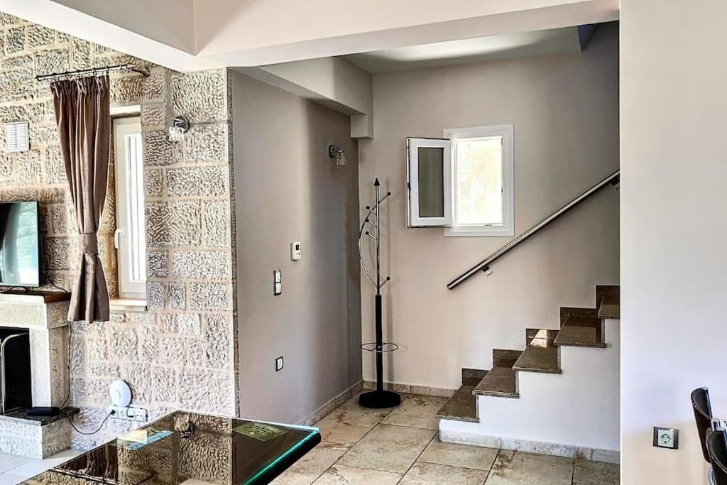 Villa *Drosia*/5' From Town & Sea/Mountain View Frínion Екстериор снимка